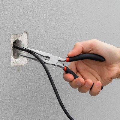 Pince à bec long professionnelle pour espaces restreints et travaux de précision