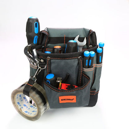 Sac à outils pour taille gris avec bandes noires, rempli d'outils et tournevis, avec ruban adhésif attaché