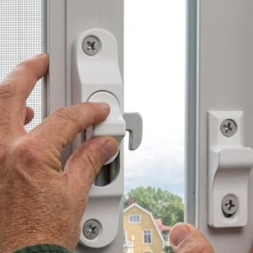 loquet pour porte fenêtre blanc robuste vissé