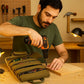 Sac à outils enroulable compact avec système de fermeture sécurisée et sangles de maintien pour transport facile
